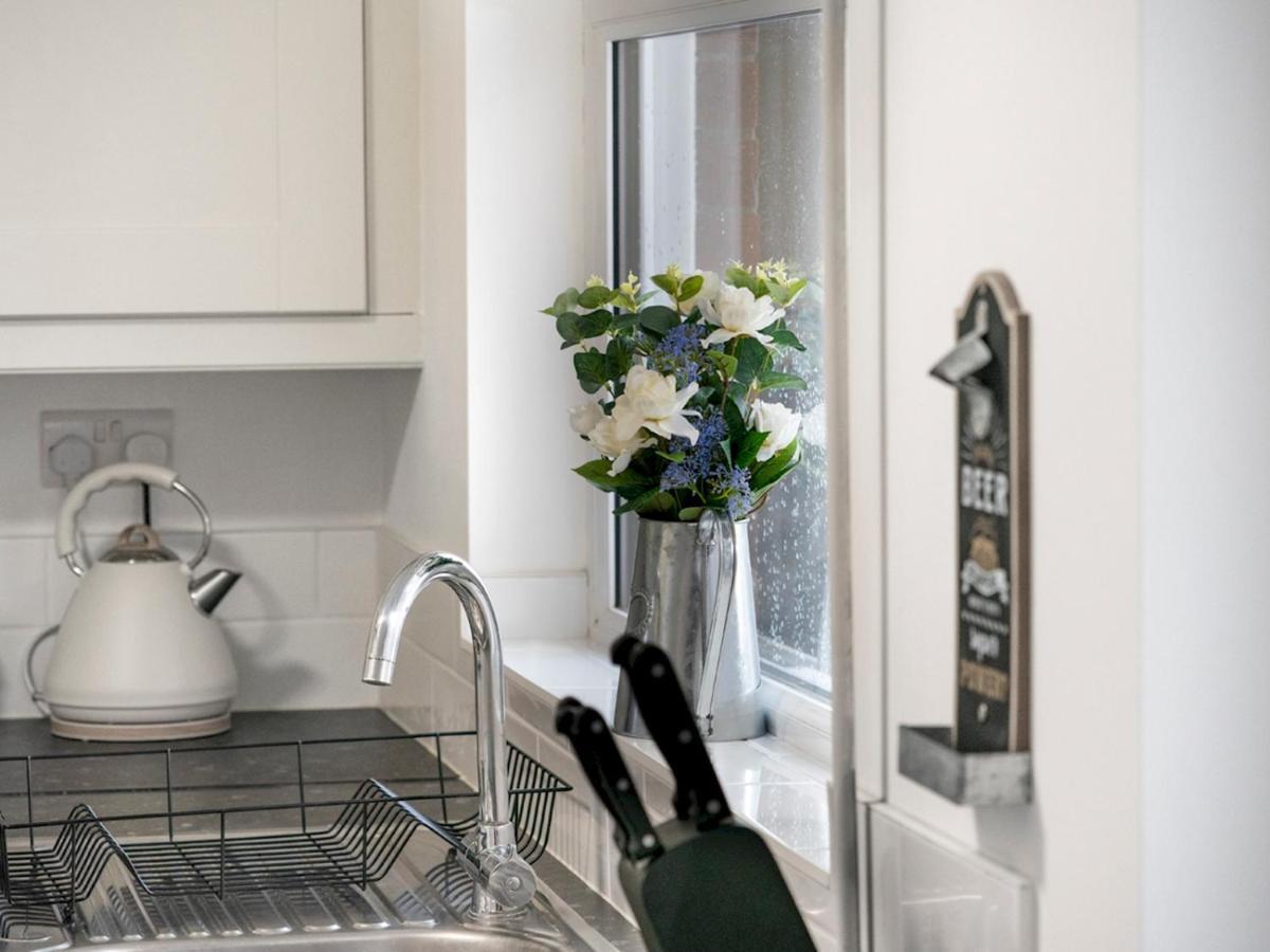 Pass The Keys Mccracken'S Townhouse - 10 Min Walk To City Centre بلفاست المظهر الخارجي الصورة
